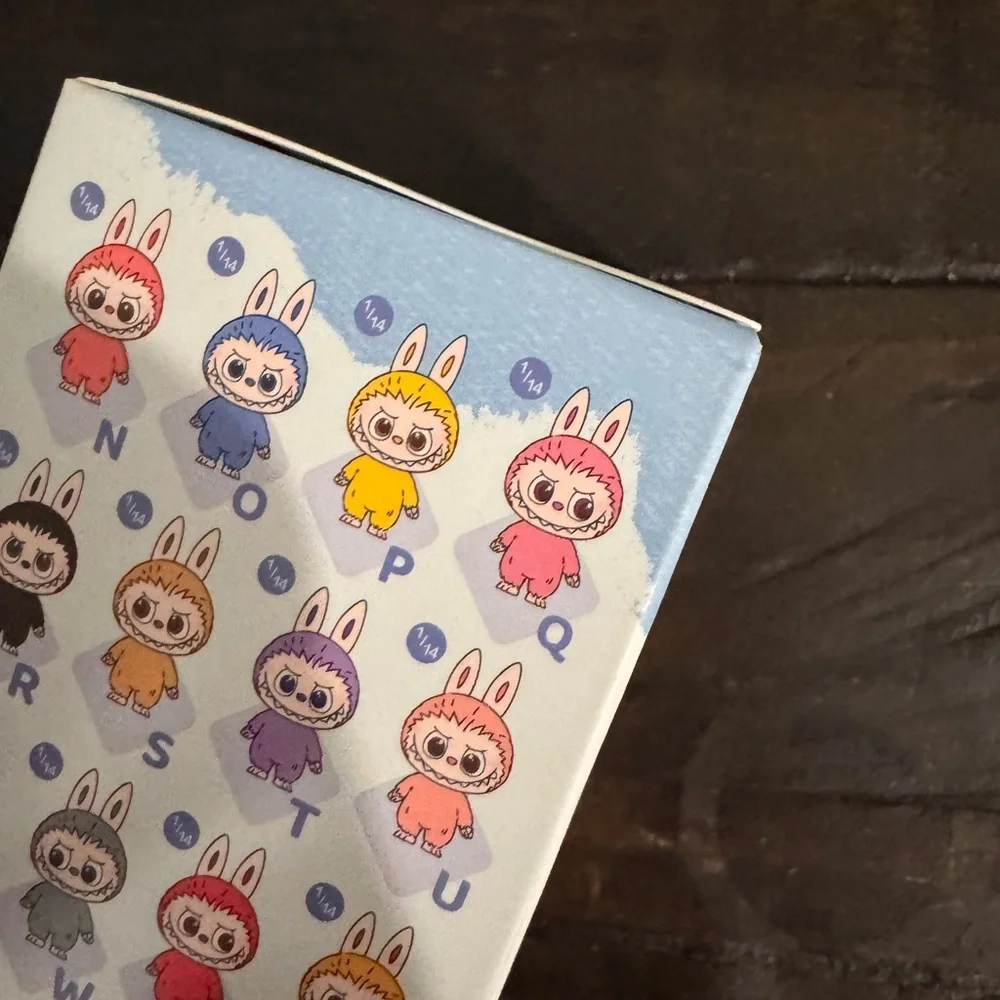 Pop Mart Labubu Pin For Love Keychain - X - Red - Picture 8 of 8